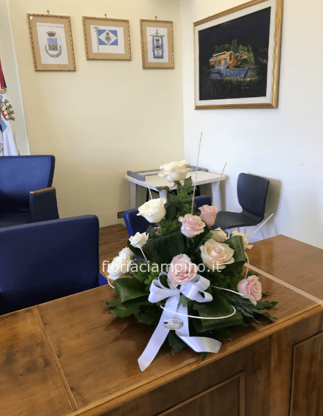 Centrotavola su base in vetro o ceramica con candela