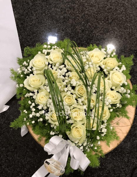 Cuore cm 25 di rose colore bianco