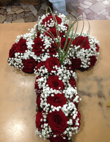 Croce di fiori per onoranze funebri cm 50